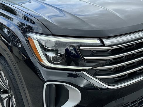 Used 2024 Volkswagen Atlas SE image 34