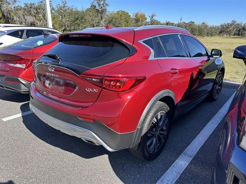 Used 2018 INFINITI QX30 AWD image 7