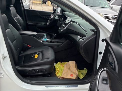 Used 2017 Chevrolet Malibu Premier w/ Premier Sun and Wheel Package image 8