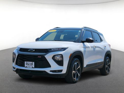 Used 2022 Chevrolet TrailBlazer RS w/ Technology Package AWD/4WD image 2
