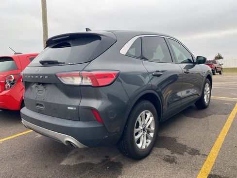 Used 2020 Ford Escape SE image 9