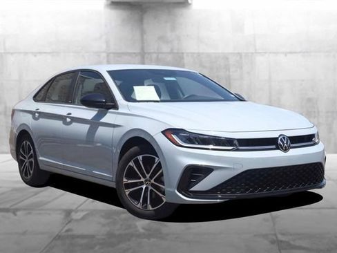 Used 2025 Volkswagen Jetta Sport FWD image 2