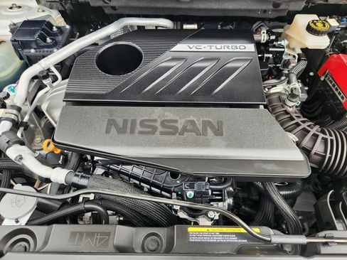 Used 2025 Nissan Rogue SL w/ Tech Package FWD image 33