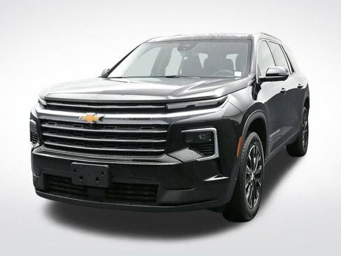 Certified 2025 Chevrolet Traverse LT w/ Sun and Wheel Package image 7