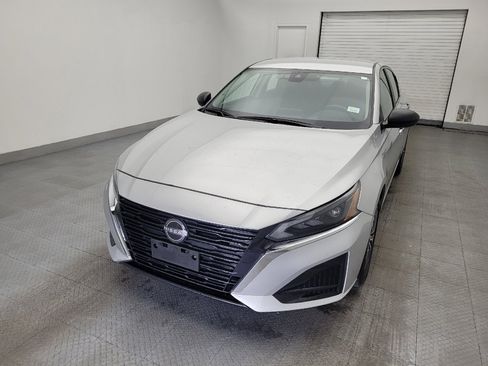 Used 2024 Nissan Altima 2.5 SV image 15