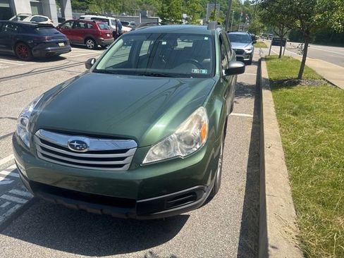Used 2010 Subaru Outback 2.5i AWD/4WD image 1
