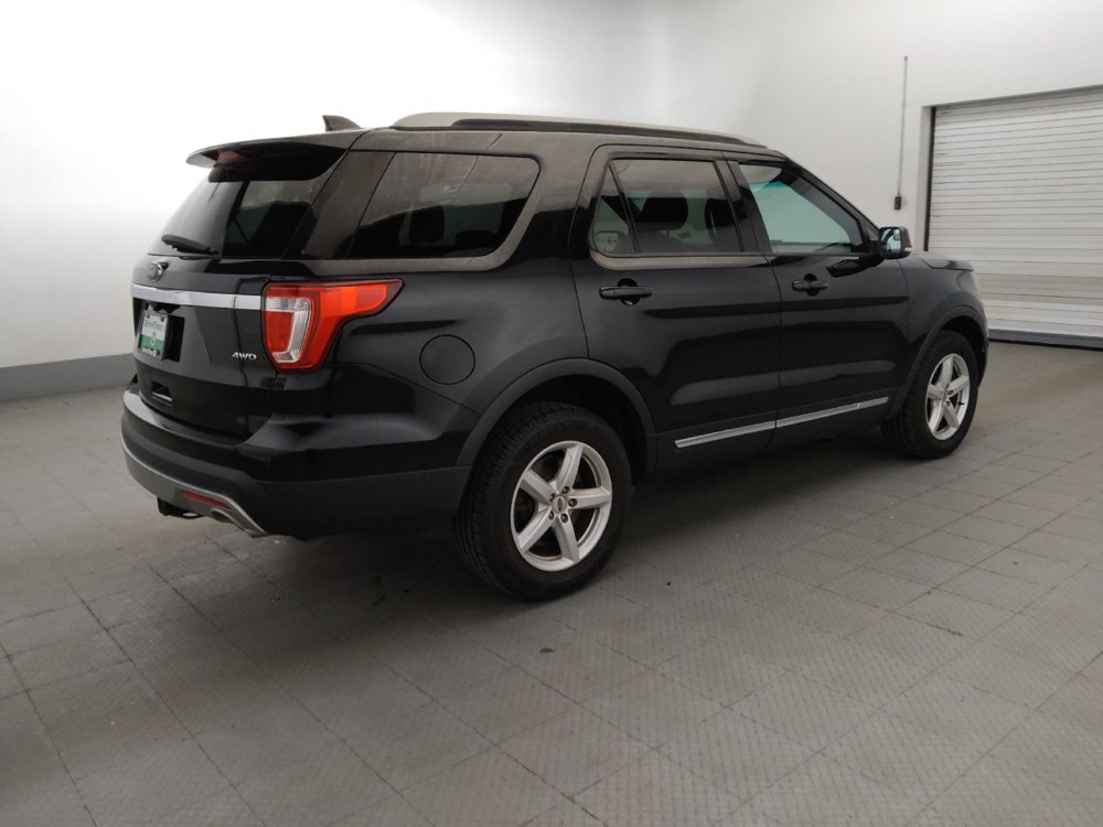 Used 2017 Ford Explorer XLT AWD/4WD image 10