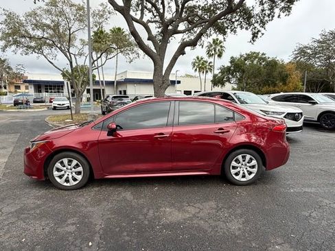 Used 2022 Toyota Corolla LE image 6