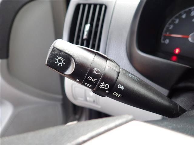 Used 2010 Hyundai Elantra GLS FWD image 14