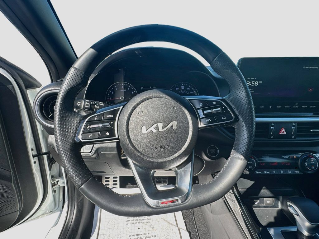Certified 2023 Kia Forte GT-Line FWD image 11
