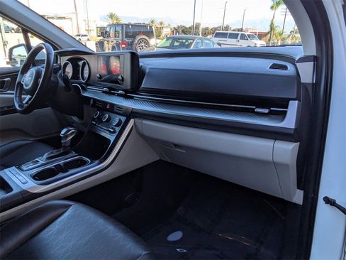 Used 2024 Kia Carnival LX image 33
