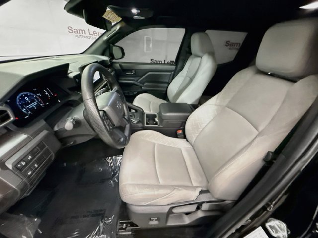 Used 2025 Toyota Tacoma SR5 AWD/4WD image 20