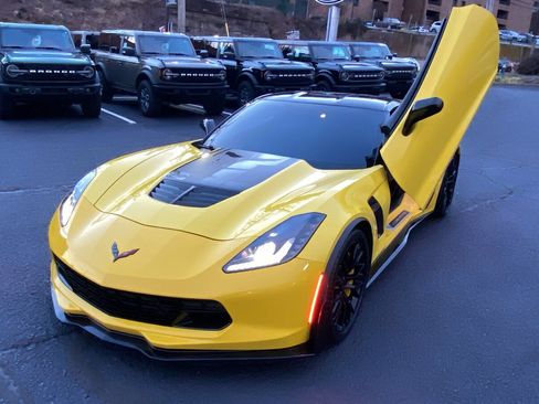 Used 2017 Chevrolet Corvette Z06 w/ Z07 Performance Package image 4