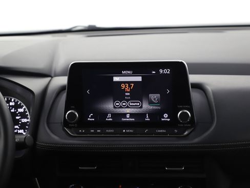 Used 2025 Nissan Rogue SV AWD/4WD image 15