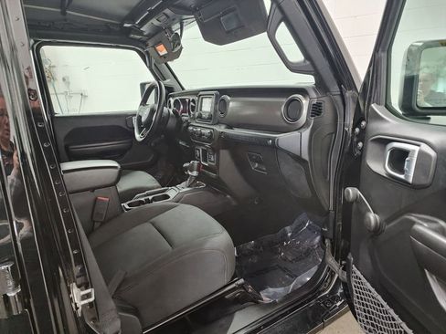 Used 2018 Jeep Wrangler Unlimited Sport image 31
