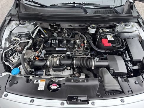Used 2018 Honda Accord EX image 39