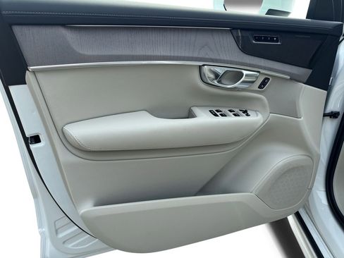 New 2026 Volvo XC90 T8 Ultra w/ Protection Package Premier image 10