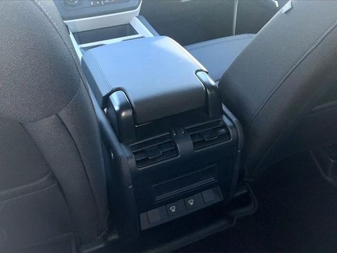 Used 2025 Land Rover Defender 110 S image 25