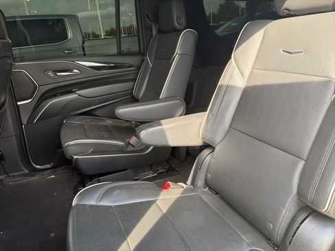 Used 2023 Cadillac Escalade ESV Sport image 6