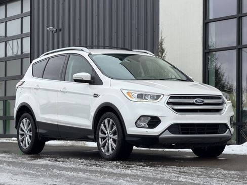 Used 2018 Ford Escape Titanium image 4