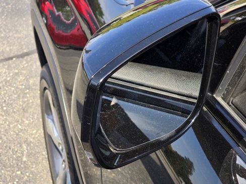 Used 2022 Jeep Grand Cherokee L Limited image 18