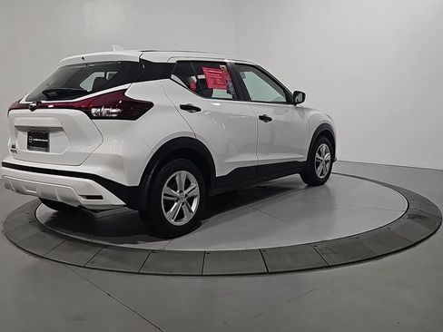 Certified 2025 Nissan Kicks Play S FWD image 6