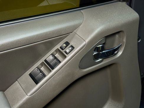 Used 2014 Nissan Frontier PRO-4X w/ Pro-4x Luxury Package image 27