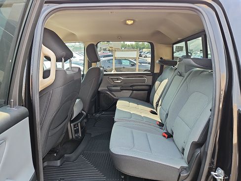 Used 2020 RAM 1500 Big Horn AWD/4WD image 10