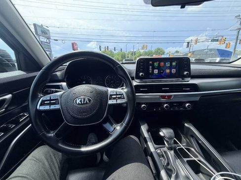 Used 2021 Kia Telluride LX FWD image 3