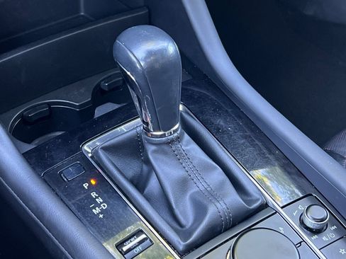 Used 2019 MAZDA MAZDA3 Premium image 19