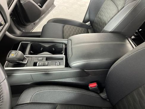 Used 2025 Nissan Pathfinder SV w/ SV Premium Package FWD image 28