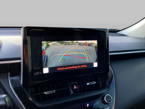 Used 2023 Toyota Corolla Cross XLE FWD image 28