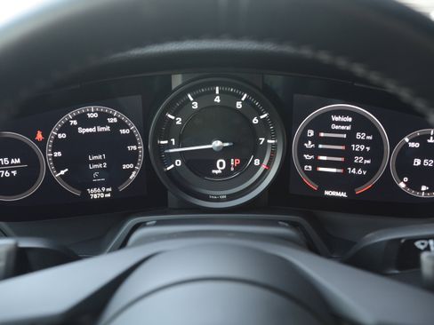 Used 2021 Porsche 911 Carrera RWD image 18