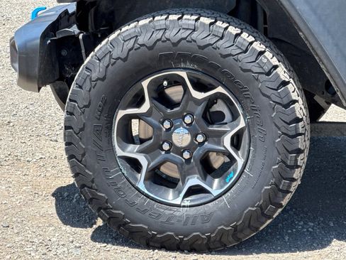 Used 2022 Jeep Wrangler Unlimited Rubicon 4xe w/ Cold Weather Group AWD/4WD image 33