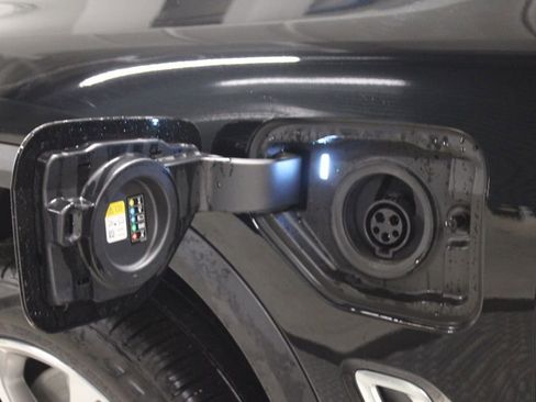 Used 2022 BMW X5 xDrive45e AWD/4WD image 12