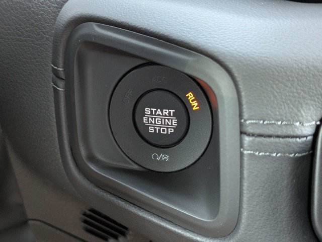 New 2026 Jeep Wrangler Unlimited Sahara AWD/4WD image 29