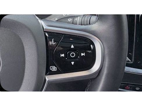 Used 2025 Volvo V60 B5 Cross Country Plus image 16