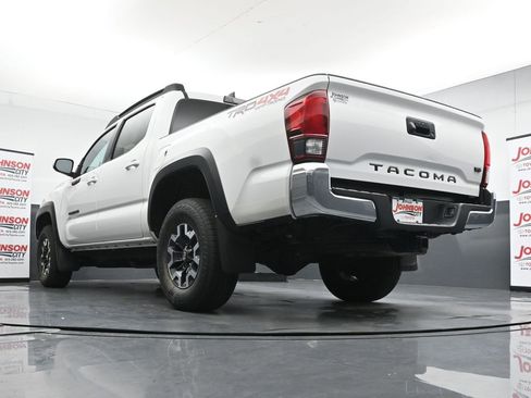 Used 2019 Toyota Tacoma TRD Off-Road AWD/4WD image 35