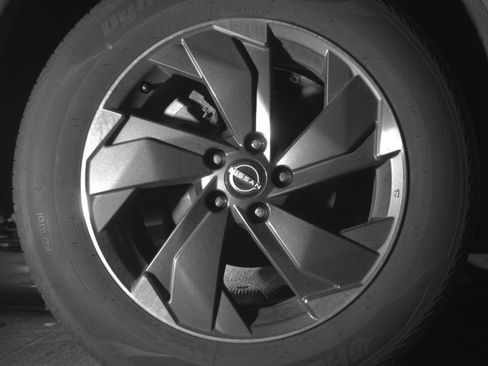 Used 2025 Nissan Rogue SV AWD/4WD image 18