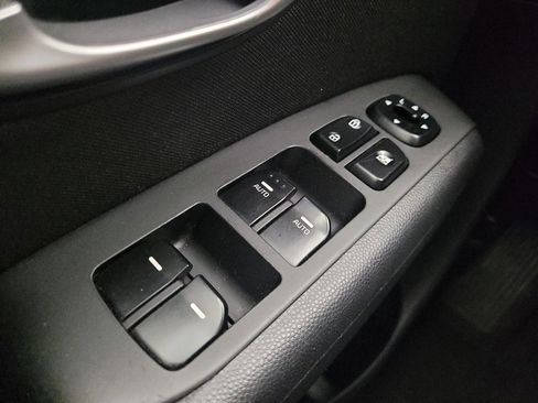 Used 2016 Kia Soul + w/ Designer's Package FWD image 27