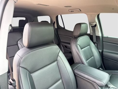 Used 2023 GMC Acadia SLT w/ Elevation Edition image 25