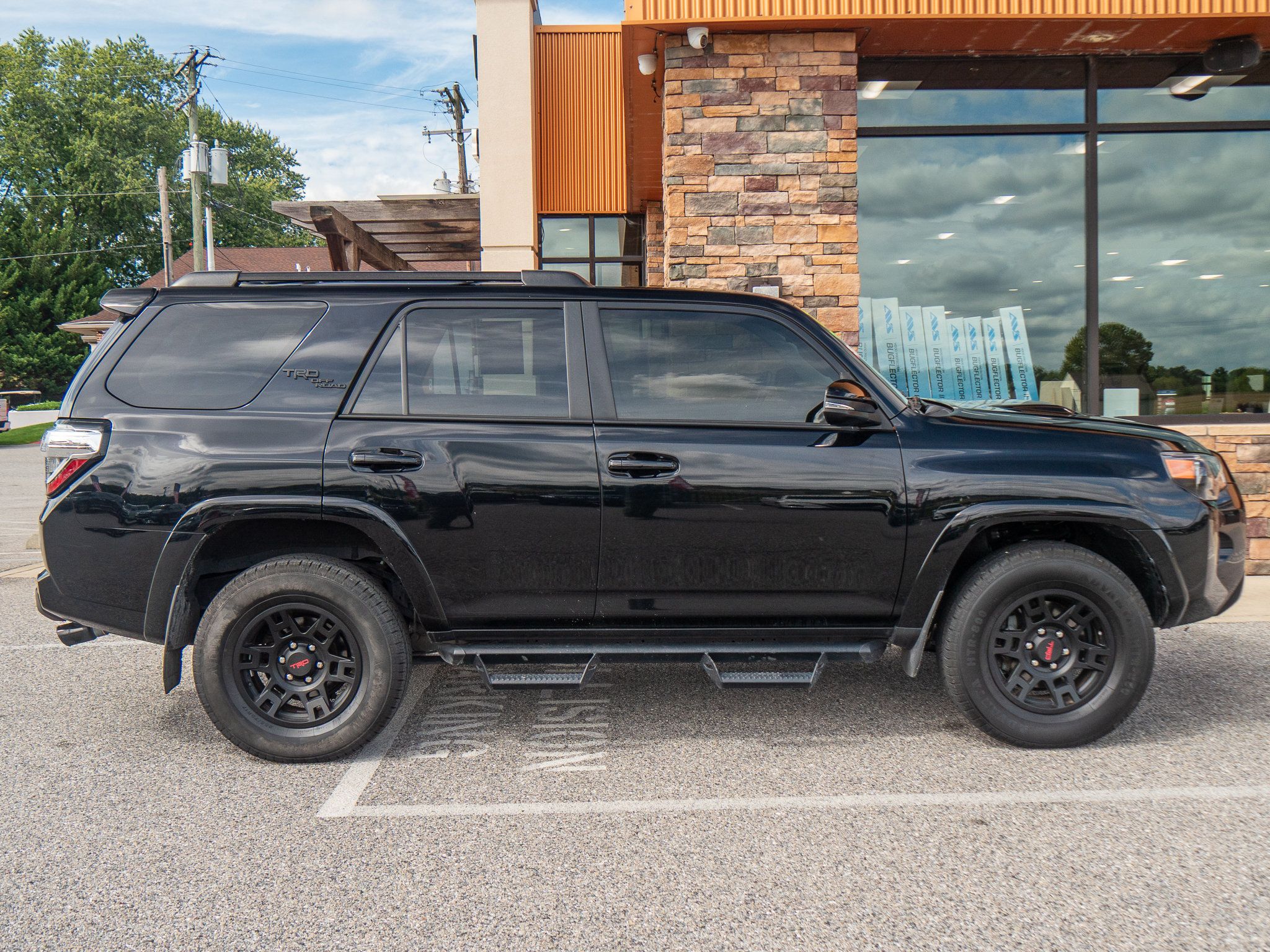 Used 2023 Toyota 4Runner TRD Off-Road Premium w/ Moonroof Package AWD/4WD image 2