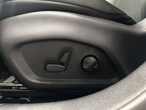 New 2025 Jeep Compass Latitude w/ Sun & Sound Group image 13