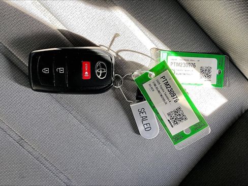 Used 2026 Toyota Tacoma TRD Sport AWD/4WD image 11