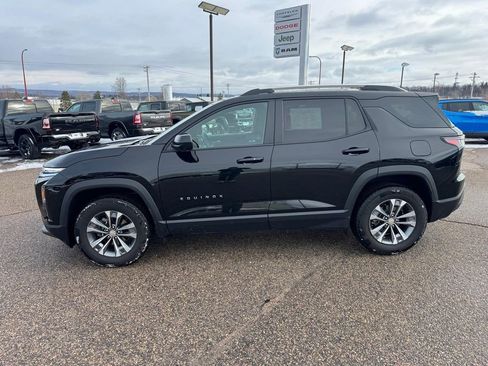 Used 2025 Chevrolet Equinox LT w/ Convenience Package II image 2