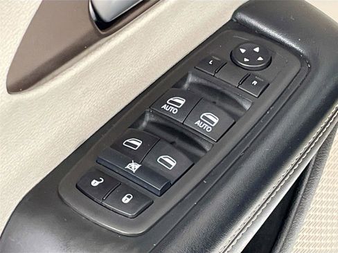 Used 2022 Chrysler Voyager LX image 20