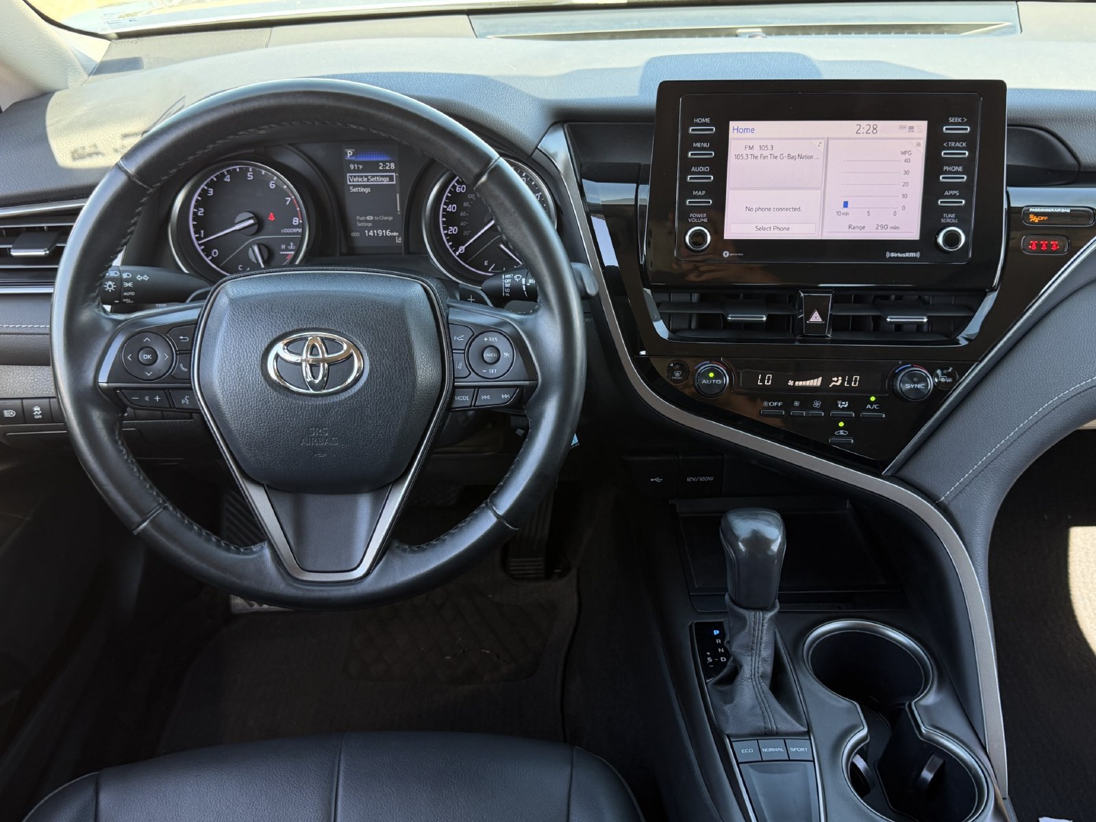 Used 2022 Toyota Camry SE FWD image 13