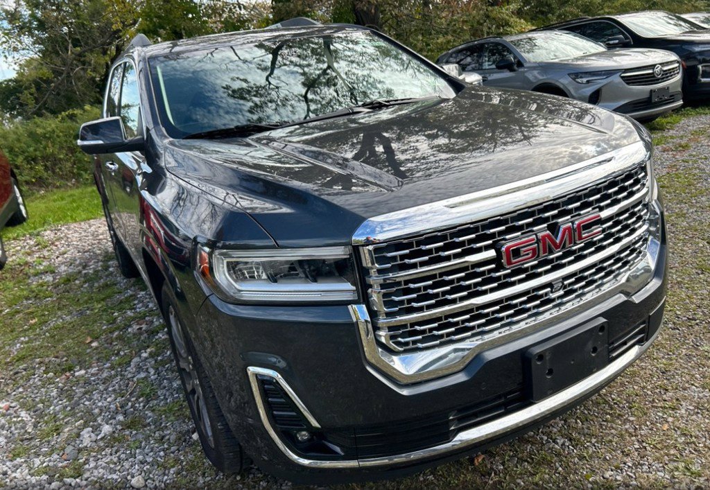 Used 2022 GMC Acadia Denali w/ Denali Technology Package AWD/4WD image 2