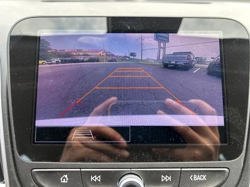 Used 2023 Chevrolet Malibu LS FWD image 26