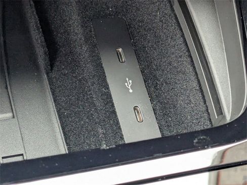 Used 2024 Porsche Cayenne image 32